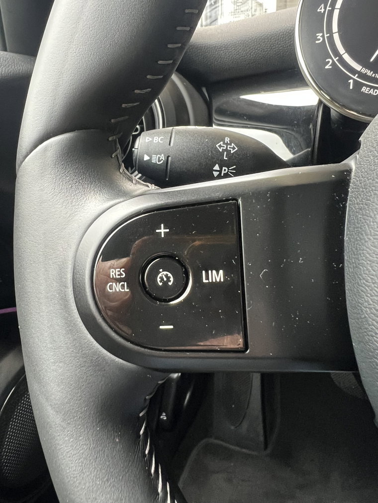 Vehicle Image 27