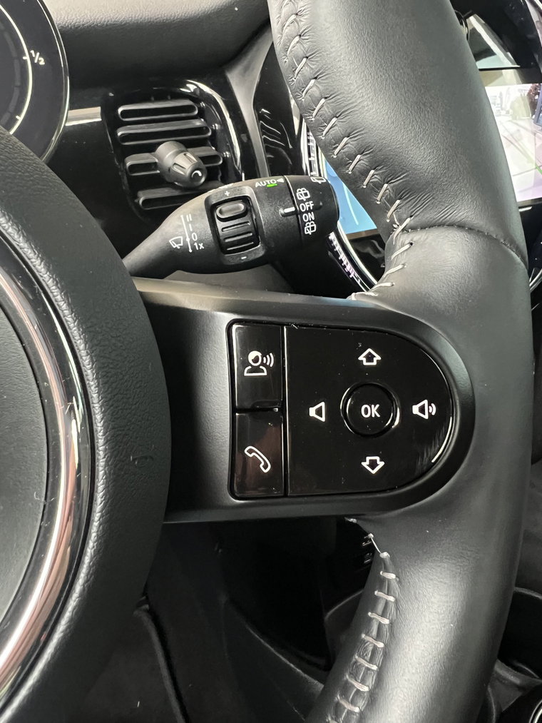 Vehicle Image 28