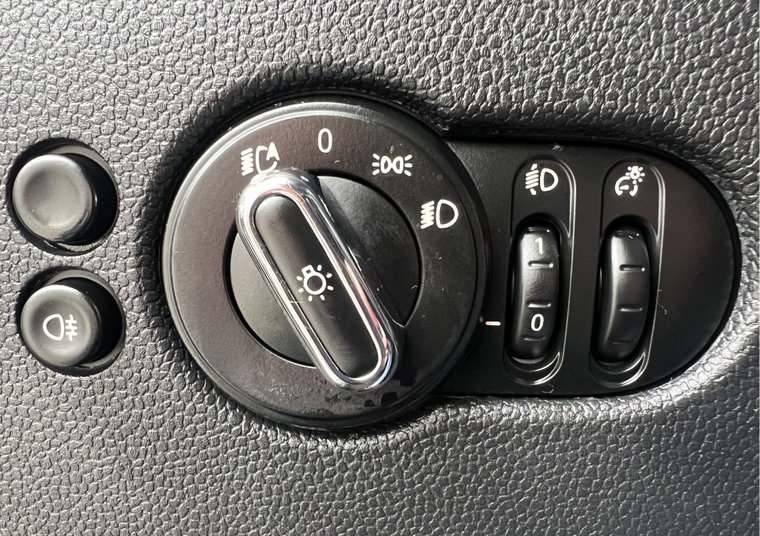 Vehicle Image 30