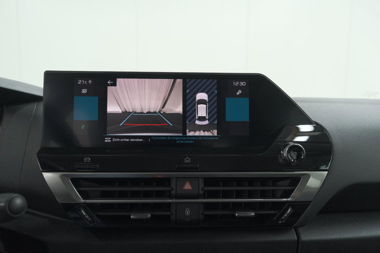 Vehicle Image 38
