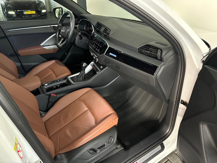 Vehicle Image 38