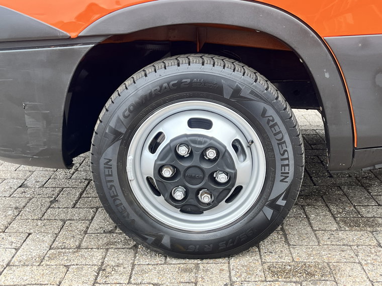 Vehicle Image 27
