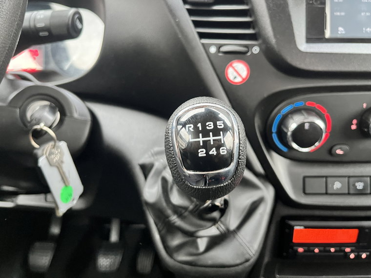 Vehicle Image 32