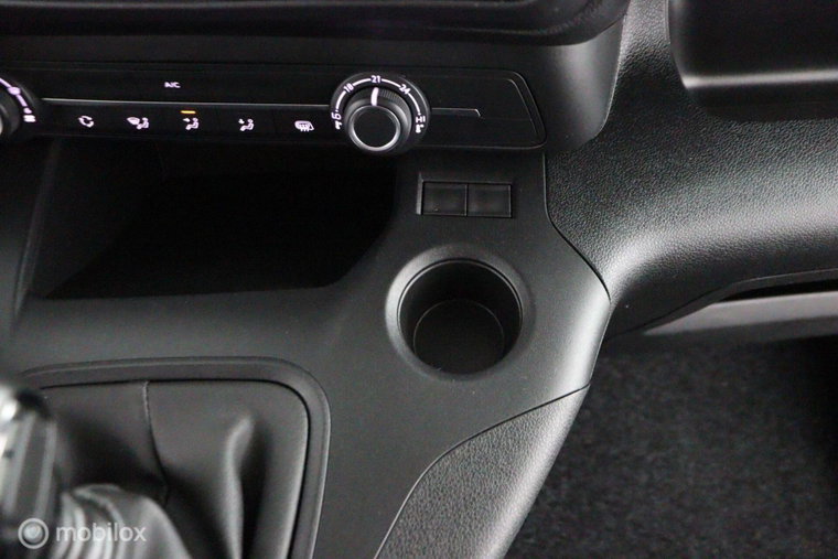Vehicle Image 50