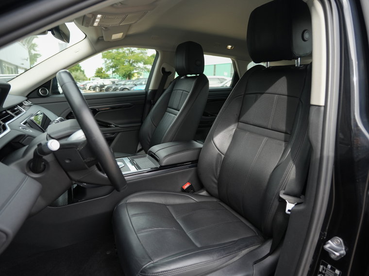 Vehicle Image 16