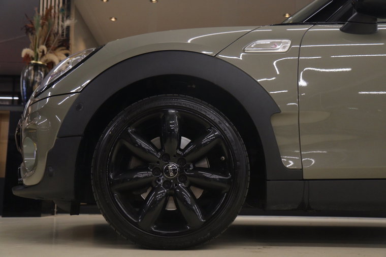 Vehicle Image 40