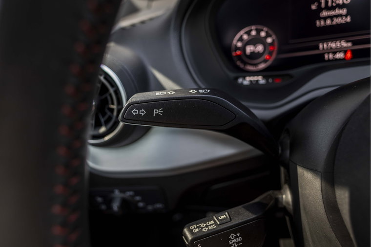 Vehicle Image 36