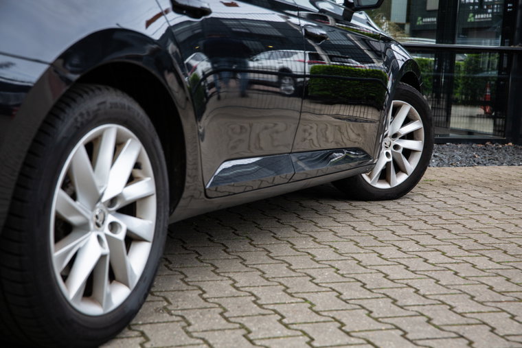Vehicle Image 9