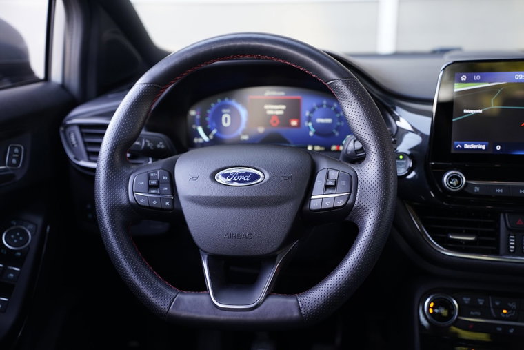 Vehicle Image 12