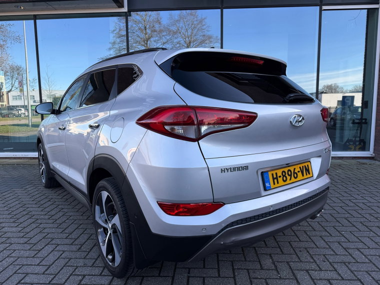 Vehicle Image 32