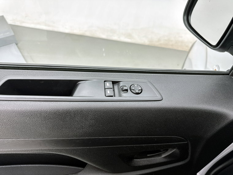 Vehicle Image 26