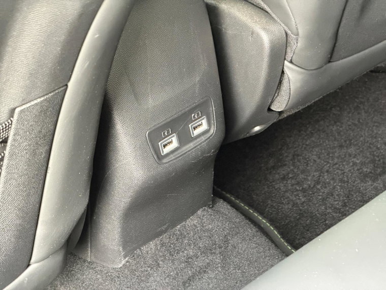 Vehicle Image 25