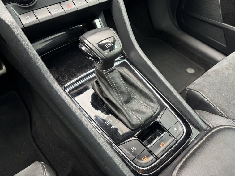 Vehicle Image 32