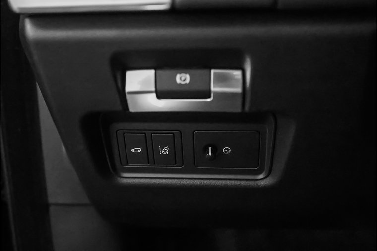 Vehicle Image 42