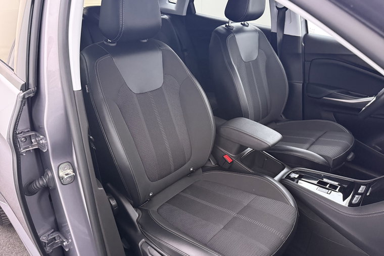 Vehicle Image 15