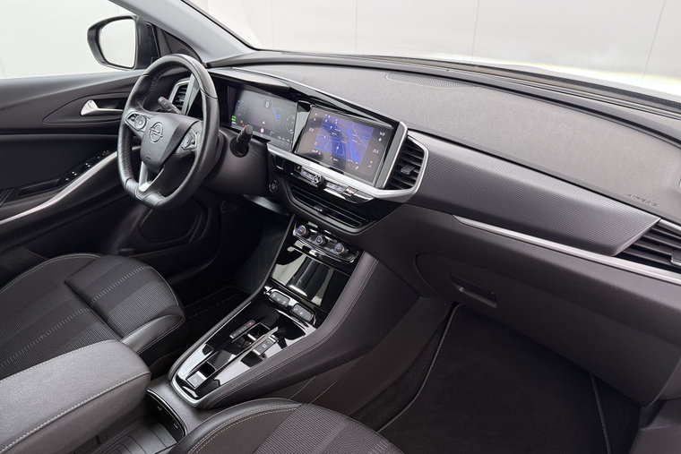 Vehicle Image 16