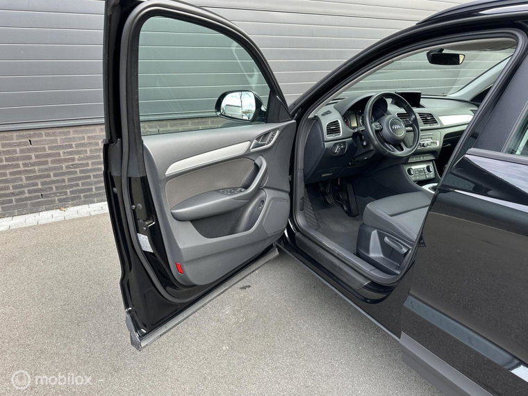 Vehicle Image 26