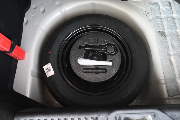 Vehicle Image 19