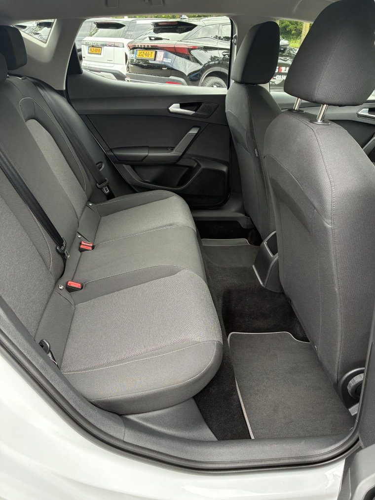 Vehicle Image 14
