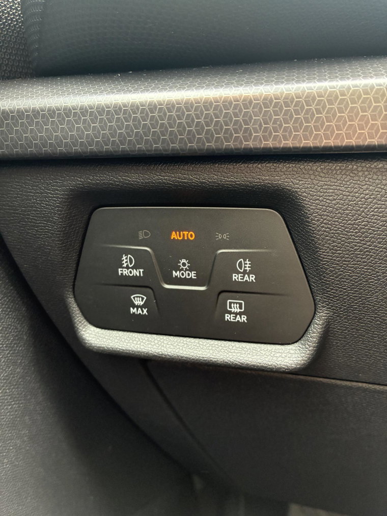 Vehicle Image 24