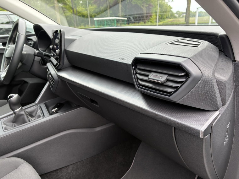 Vehicle Image 37