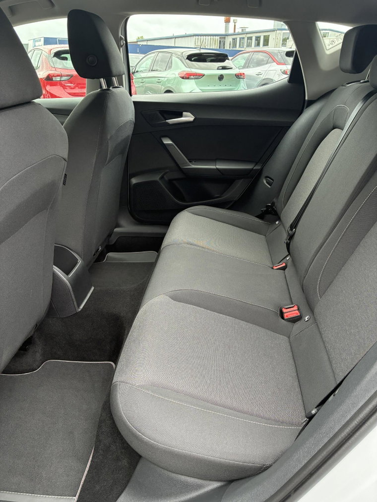 Vehicle Image 40