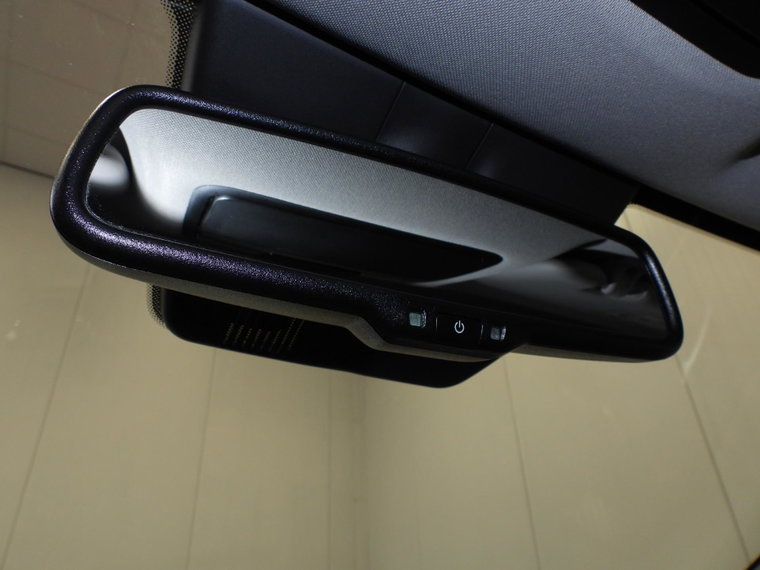 Vehicle Image 24