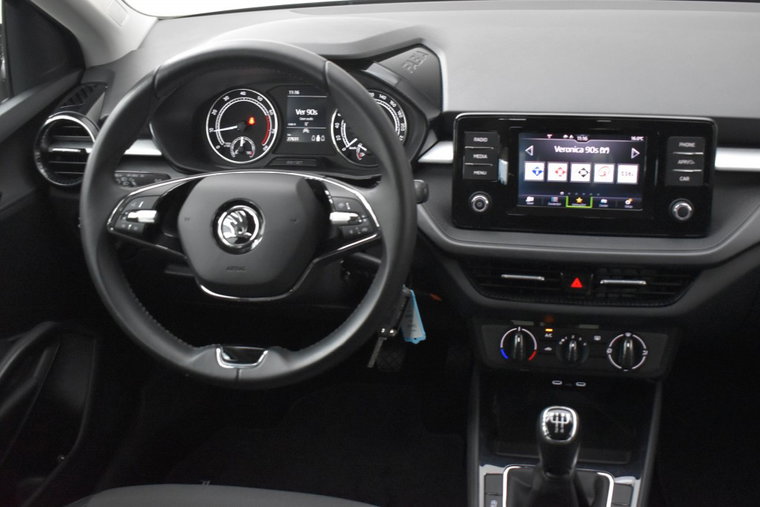 Vehicle Image 12