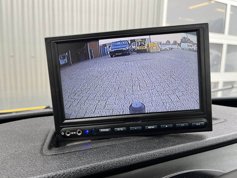 Vehicle Image 32