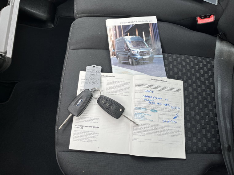 Vehicle Image 35