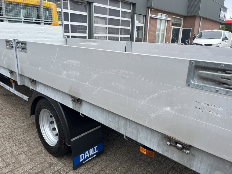 Vehicle Image 40