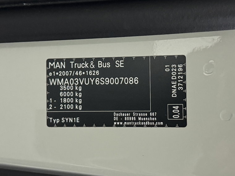 Vehicle Image 25