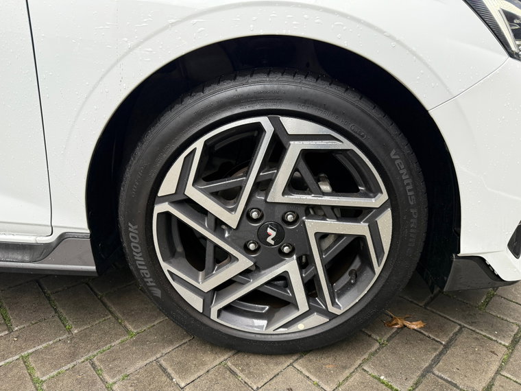 Vehicle Image 18