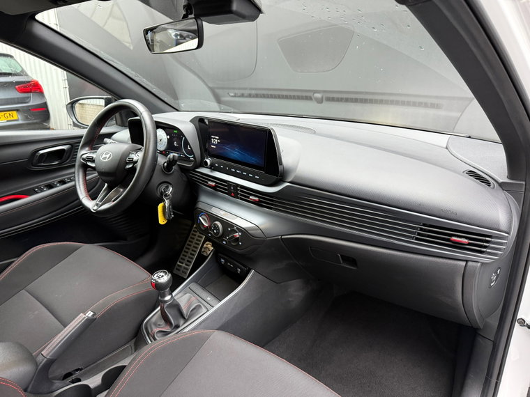 Vehicle Image 23
