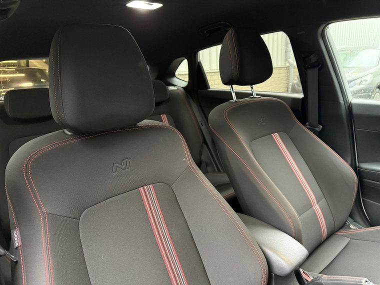 Vehicle Image 25