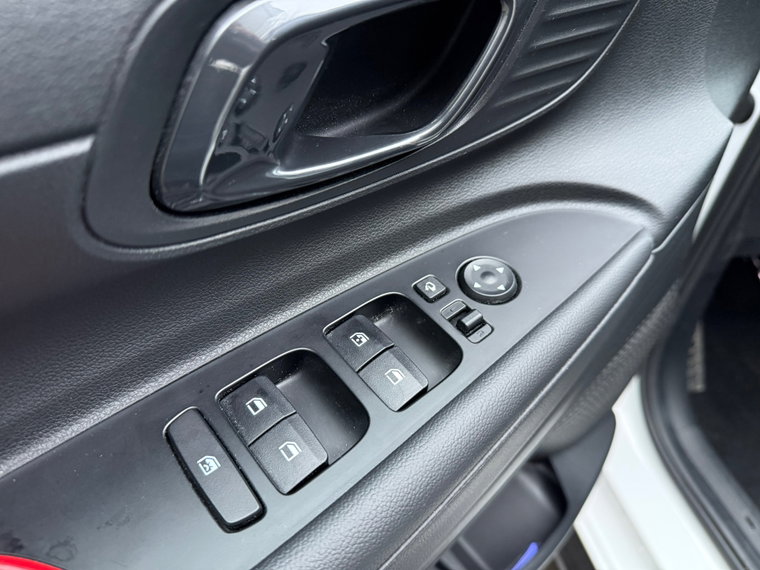 Vehicle Image 37