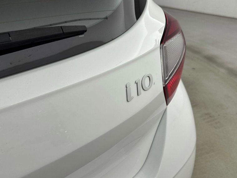 Vehicle Image 23