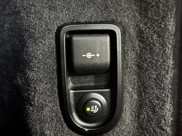Vehicle Image 28