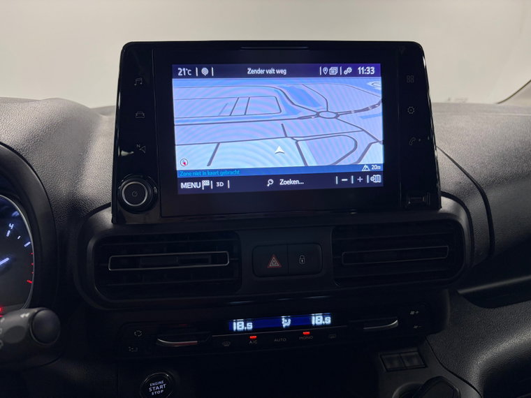 Vehicle Image 24