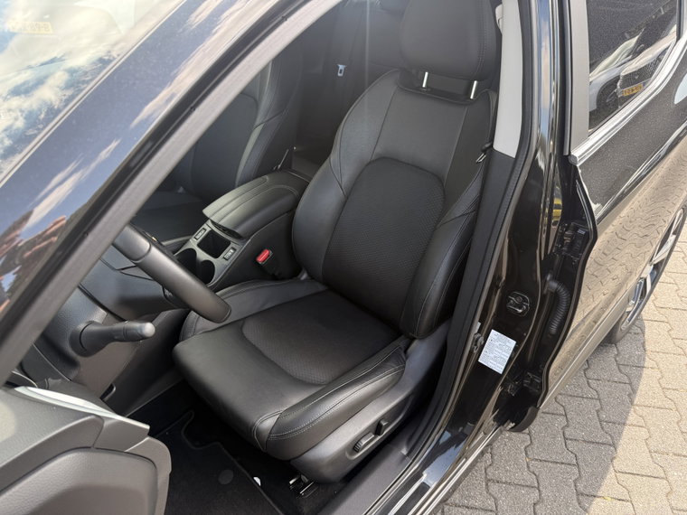 Vehicle Image 38
