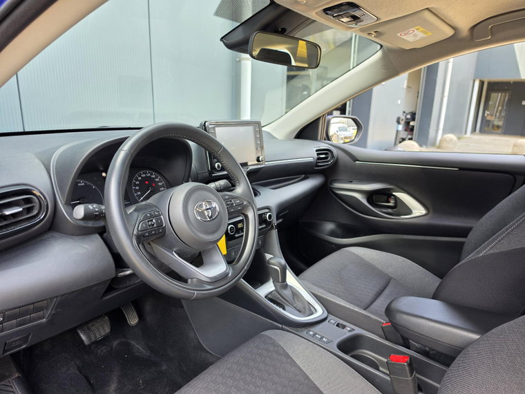 Vehicle Image 12