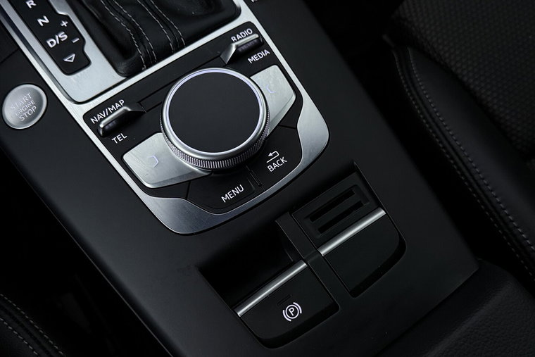 Vehicle Image 19
