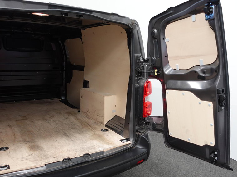 Vehicle Image 35