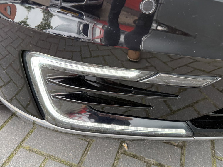 Vehicle Image 32