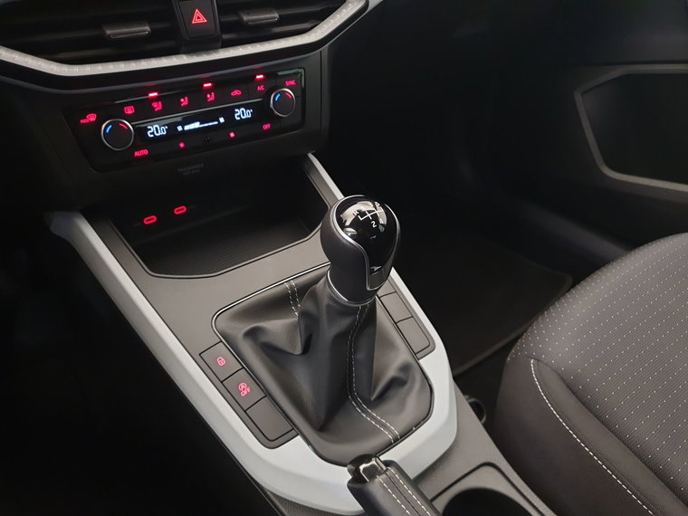 Vehicle Image 23
