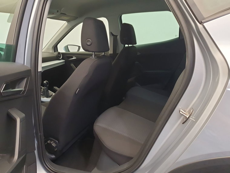 Vehicle Image 25