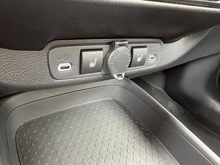 Vehicle Image 23