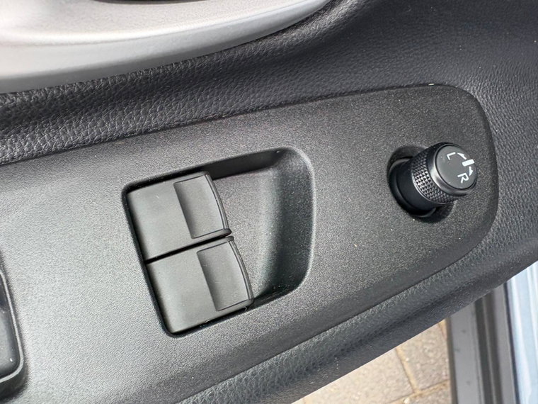 Vehicle Image 24