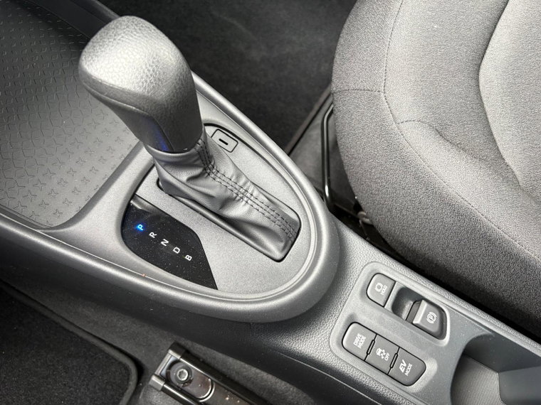 Vehicle Image 25