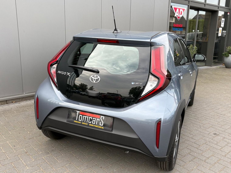 Vehicle Image 10